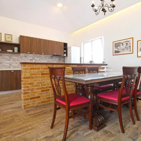 Olgica 2269 Holiday home Pula