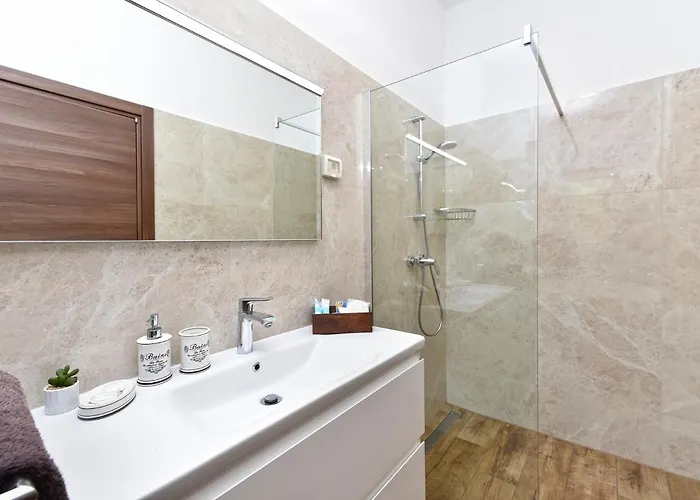 Olgica 2269 Vikendica Pula